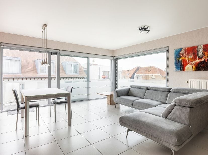 Appartement met 1 slaapkamer te huur in De Panne Rustig gelegen appartement te huur op het 2de verdiep, ideaal voor wie comfortabel wil wonen vlakbij