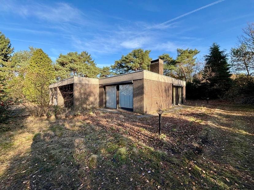 Op zoek naar een unieke kans om jouw droomwoning te realiseren op een uitzonderlijke locatie? <br />
Deze te renoveren laagbouwwoning biedt een zee aa