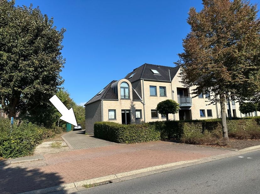Garage te koop in Van Eycklaan 2,
                    3680 Maaseik