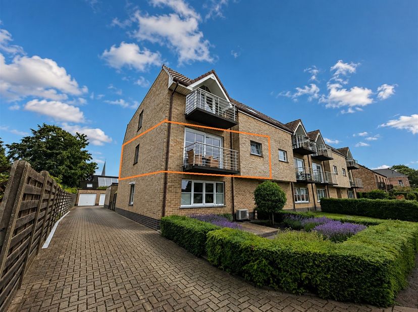 Dellaertsdreef 2C bus 3 – Evergem (Sleidinge)<br />
<br />
Dit recent en energiezuinig appartement op de eerste verdieping geniet van een uitstekend
