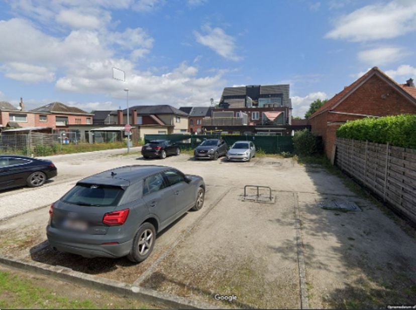 Garage à vendre
                    à 2830 Tisselt