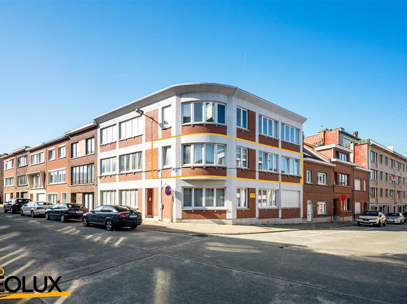 Immo Leolux biedt dit lichtrijke hoekappartement met 2 slaapkamers aan in Strombeek-Bever.<br />
Op een gunstige ligging in Strombeek-Bever biedt Imm