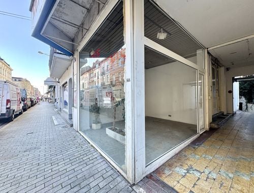                                         Handelsgelijkvloers te koop in Ukkel, € 175.000
