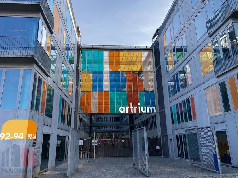 Bureau de 449&amp;nbsp;m² situés à un emplacement stratégique de premier choix, à proximité immédiate de la gare de Bruxelles-Nord. À moins de 3 minutes à
