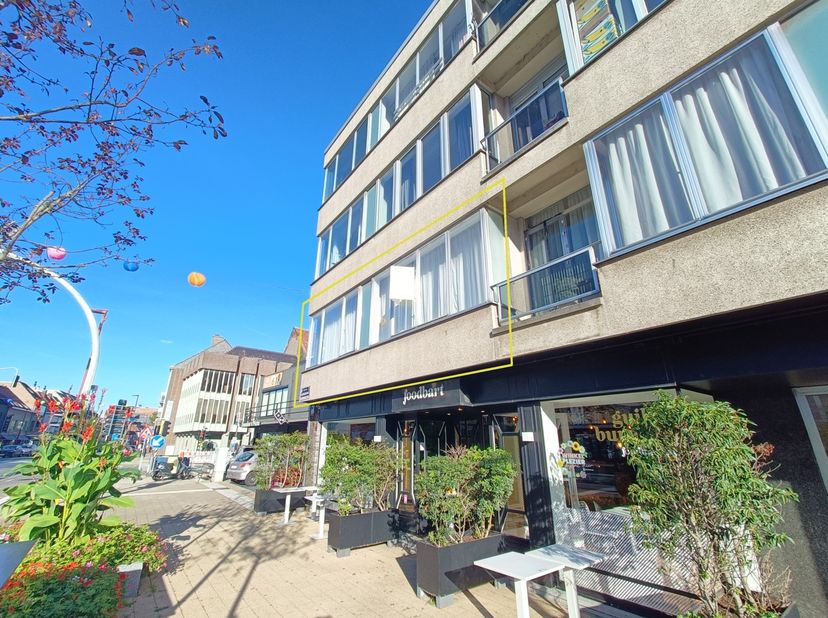 Appartement te koop in Kortrijkstraat 4 bus 4,
                    9800 Deinze