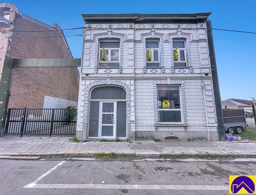                                         Appartementsgebouw te koop in La Louvière, € 249.000
