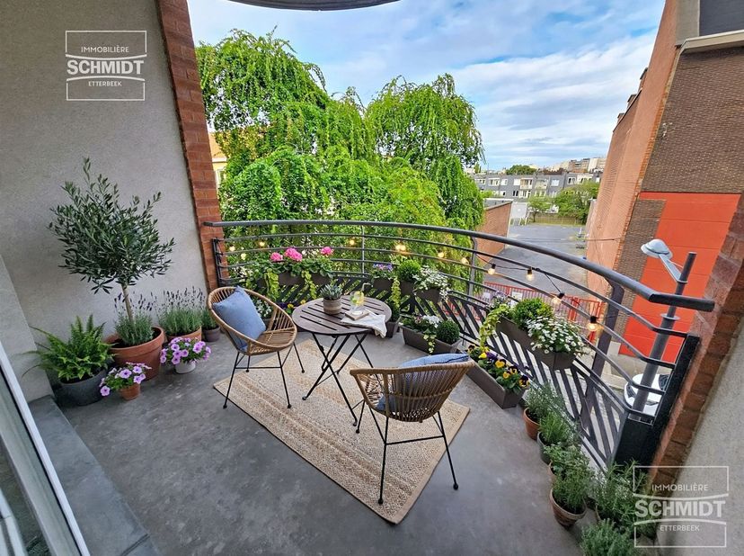 Appartement te koop in Rue Baron Dhanis 53,
                    1040 Etterbeek