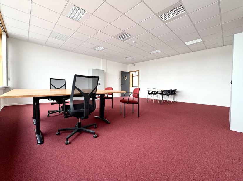 Bien professionnel à louer
                    à 8400 Oostende