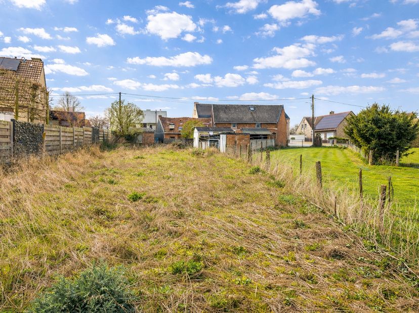 ***A VENDRE** - Enghien - Charmante maison style fermette 4F de 1874 à rénover, offrant un beau potentiel d'aménagement. Le bien est actuellement divi