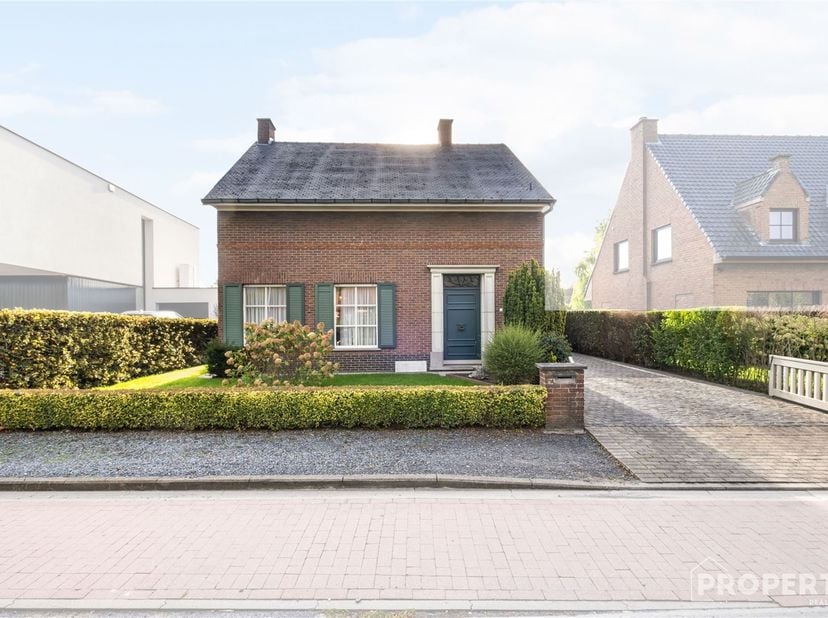 Huis te koop in Leenstraat 1,
                    8870 Izegem
