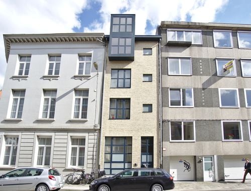                                         Duplex te huur in Antwerpen, € 920
