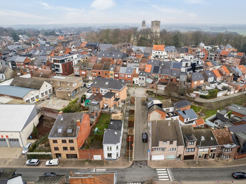 Rendabele opbrengsteigendom met 4% bruto rendement in het centrum van Scherpenheuvel<br />
Op zoek naar een veilige en stabiele vastgoedbelegging met