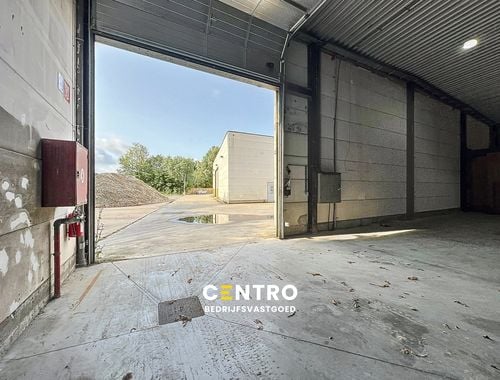                                         Entrepôt sans bureau à louer à Elverdinge, € 2.100

