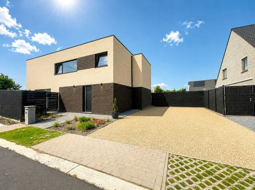 Huis te koop in Ch. Cappellestraat 34,
                    8930 Menen