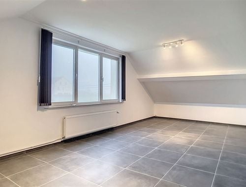                                         Appartement te huur in Arlon, € 950
