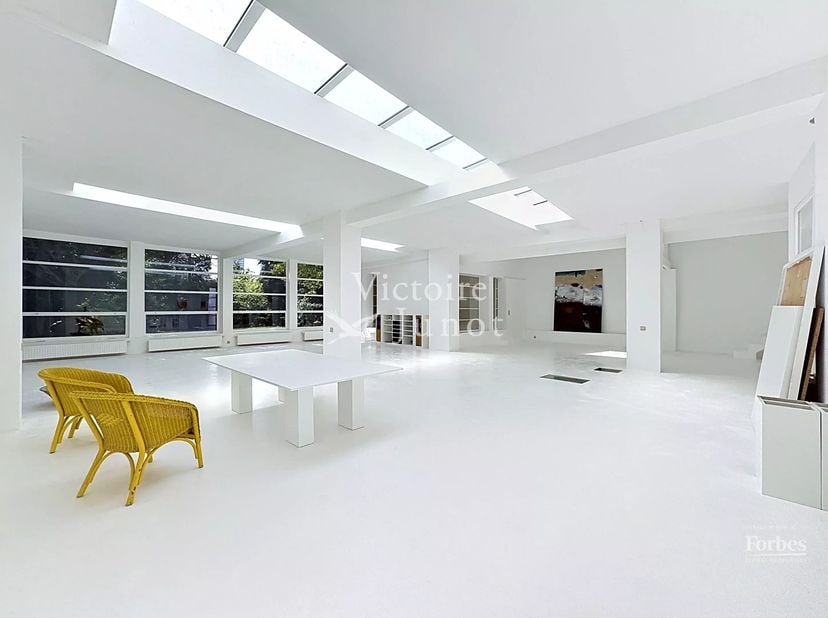 Bien présenté par Mike Doolaeghe - Tél. : +32 471 65 85 85 - E-mail : mike.doolaeghe@victoire.be<br />
Victoire Junot vous propose ce splendide loft d