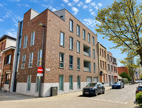                                         Appartement te koop in Berchem, € 205.000
