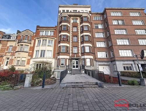                                         Appartement te koop in Schaarbeek, € 210.000
