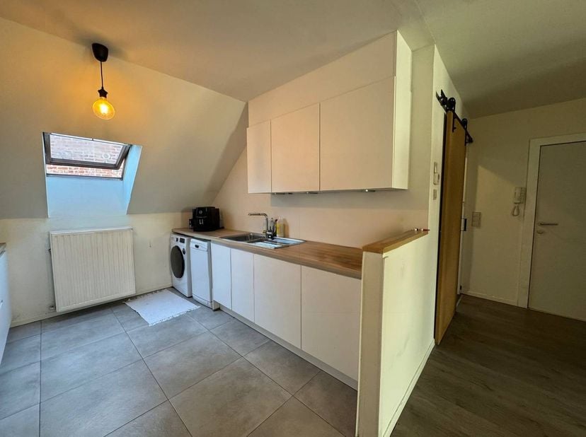 Op zoek naar een slimme investering of een sfeervolle eerste eigen thuis? <br />
Dit instapklare appartement (75 m²) combineert modern wooncomfort met
