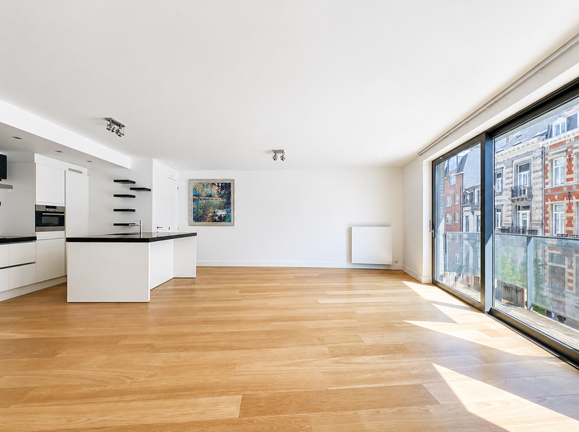 We Invest Ixelles vous propose de découvrir ce sublime appartement 3 chambres de ± 102 m² .<br />