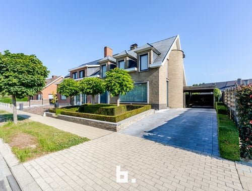                                         Maison à vendre à Harelbeke, € 355.000
