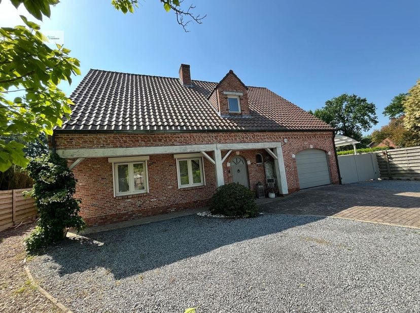 Maison à vendre
                    à 2400 Mol