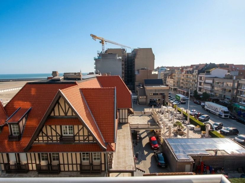 Nieuport : Studio prête à emménager avec coin nuit et vue sur la mer Situé au cur de Nieuport-Bains, à proximité immédiate de la digue et de la rue co