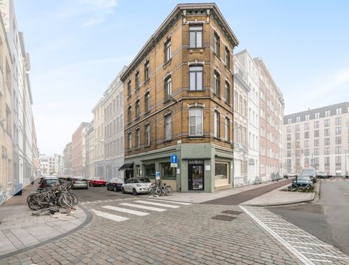                                         Handelspand te koop in Antwerpen, € 725.000
