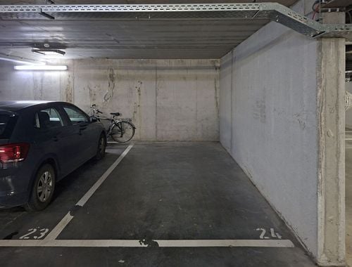                                         Place de stationnement à louer à Ledeberg, € 60
