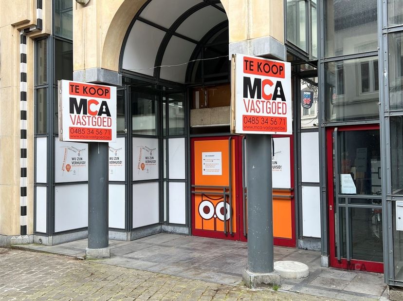 Opbrengsteigendom met verschillende vergunde bestemmingen.