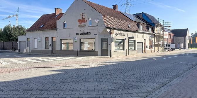 Bien professionnel à vendre à Rumbeeksesteenweg 329, 8800 Roeselare