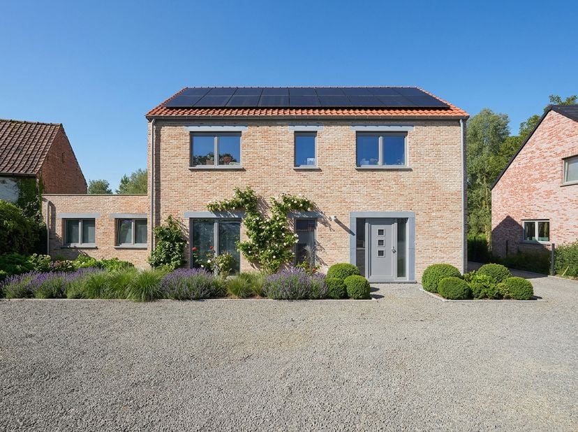 Maison à vendre à ,
                    7800 Ath