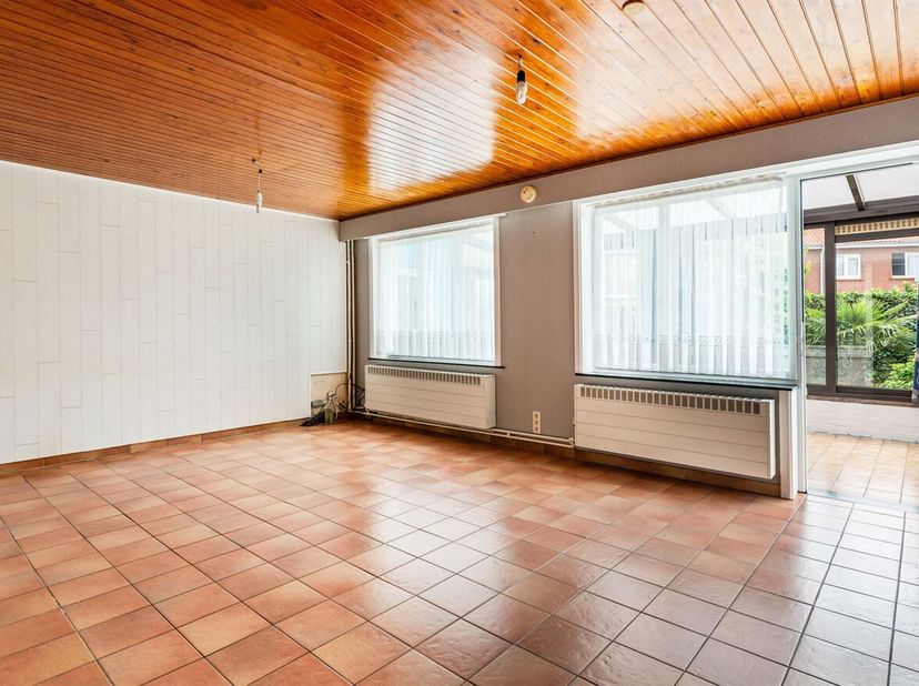 Te moderniseren halfopen bebouwing met zonnepanelen<br />
Deze woning uit 1965 onderging reeds enkele belangrijke energetische verbeteringen, waaronde