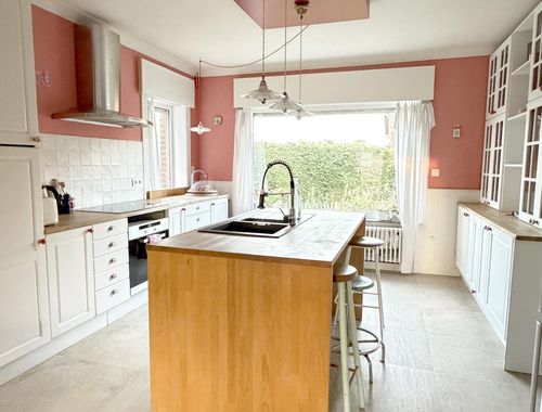                                         Huis te koop in Sint-Denijs, € 330.000
