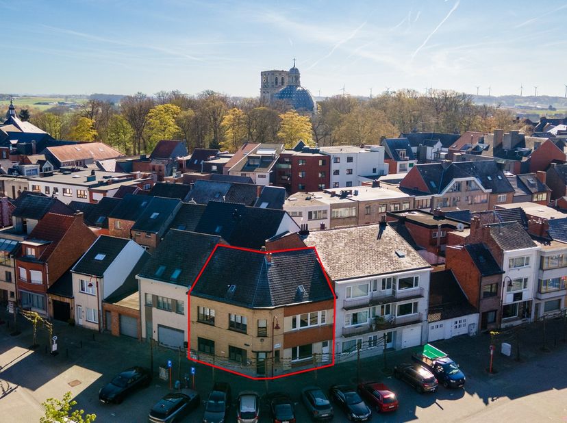 Uniek renovatieproject met veel potentieel in het hart van Scherpenheuvel!<br />
<br />
Op zoek naar een pand met uitstraling, mogelijkheden en een to