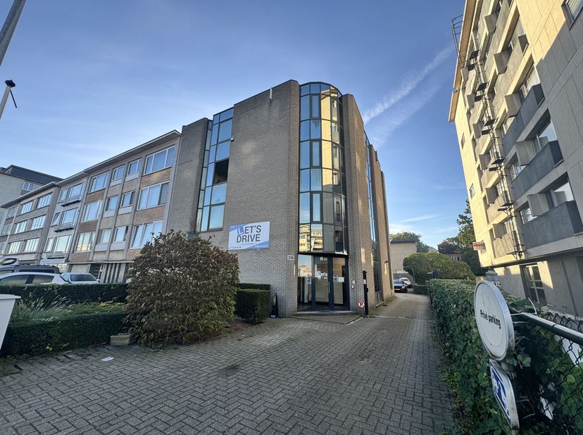 Bedrijfsvastgoed te huur in Bisschoppenhoflaan 318,
                    2100 Deurne