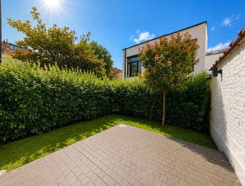                                         Appartement te koop in Schaarbeek, € 325.000
