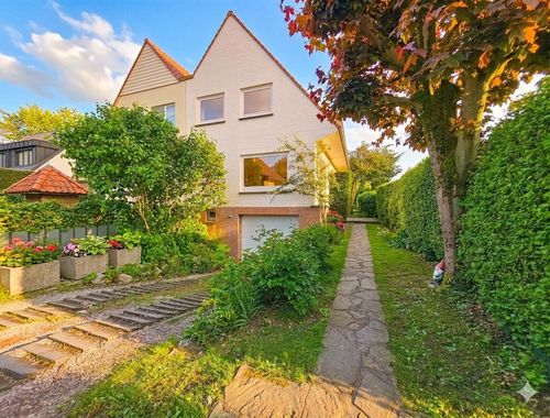                                        Woning te huur in Ukkel, € 3.200

