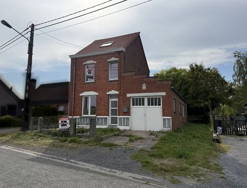                                         Eengezinswoning te koop in Jollain-Merlin, € 220.000
