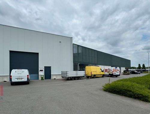                                         Bedrijfsgebouw te huur in Aartselaar, € 2.920
