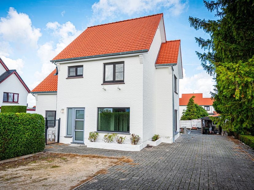 Huis te koop in De Heuvel 7,
                    3600 Genk