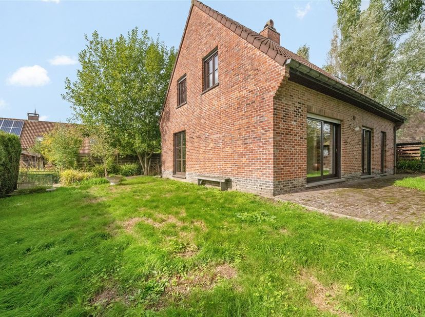 Huis te koop in Amaat Dumonstraat 15,
                    8730 Oedelem