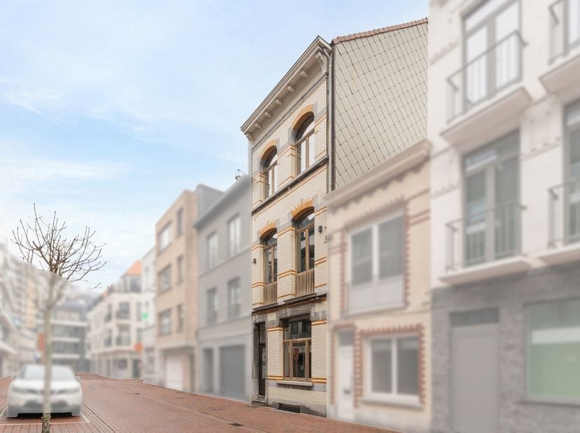 In het hart van Blankenberge, op wandelafstand van de Zeedijk, de haven en het centrum, bevindt zich deze volledig gerenoveerde opbrengsteigendom, bes