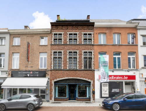                                         Usage mixte à vendre à Renaix, € 215.000
