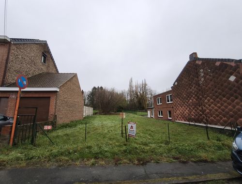                                         Bouwgrond te koop in Marcinelle, € 85.000
