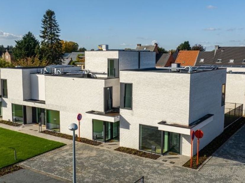 Nieuwbouw BEN-woning in doodlopende straat op wandelafstand van centrum en station.<br />
<br />
Rustig gelegen | Energiezuinig | Instapklaar<br />
<b