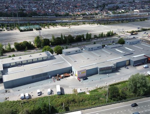                                        Entrepôt à louer à Borgerhout, € 2.494
