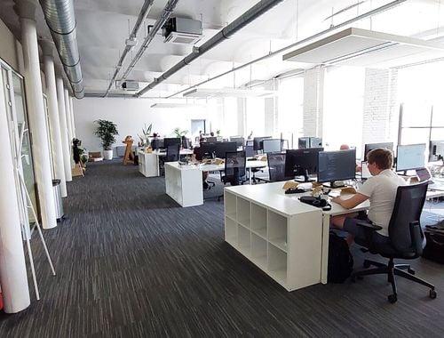                                         Handelspand te huur in Kortrijk, € 3.350
