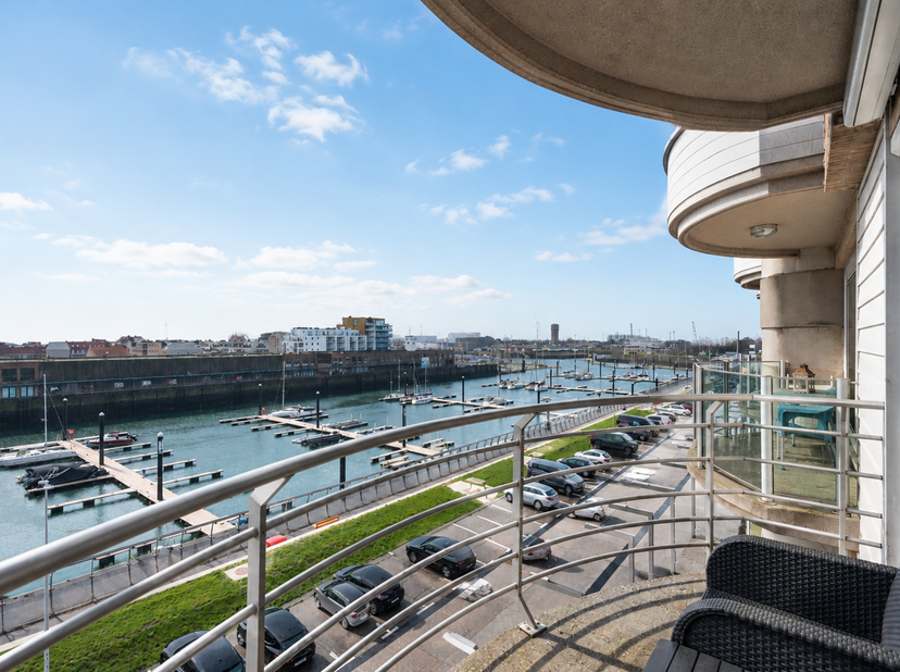 Ruim éénslaapkamerappartement gelegen op de Rederskaai in Zeebrugge, met een prachtig en open zicht op de jachthaven. Het appartement beschikt over ee