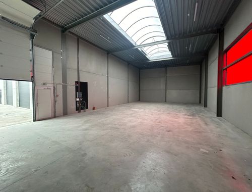                                         Entrepôt à louer à Evergem, € 1.275
